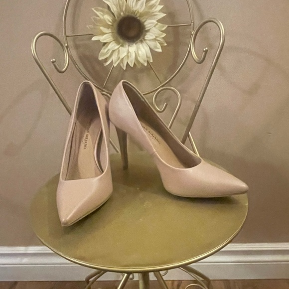 Christian Siriano Nude Heels - Picture 3 of 6